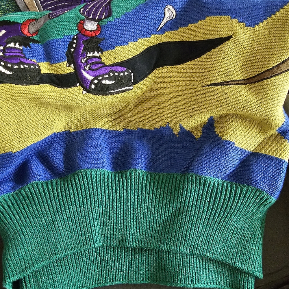 Sweater - Picture 6 of 9